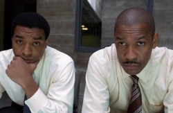 Detective Bill Mitchell (Chiwetel Ejiofor) und Detective Keith Frazier (Denzel Washington) - Inside Man