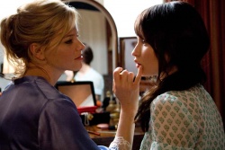 Ist Rachel (Elizabeth Banks, links) wirklich die bse Stiefmutter? rechts, Anna (Emily Browning) - Der Fluch der 2 Schwestern