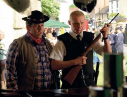 PC Danny Butterman (Nick Frost) und Nicholas Angel (Simon Pegg) (Bildmaterial:  2009 Universal) - Hot Fuzz