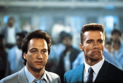 Art Ridzik (James Belushi) mit seinem Gast-Partner Danko (Arnold Schwarzenegger) - Red Heat