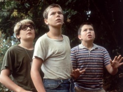 Teddy Duchamp (Corey Feldman), Chris Chambers (River Phoenix), Vern Tessio (Jerry O'Connell) v.l.n.r. - Stand by Me