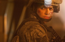 TSgt. Elena Santos (Michelle Rodriguez) (Bildmaterial:  Sony) - World Invasion: Battle Los Angeles