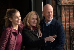 Jordan (Camila Morrone), Lucy (Elisabeth Shue) und Paul Kersey (Bruce Willis) - Death Wish